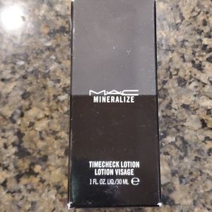 MAC Mineralize Timecheck lotion visage